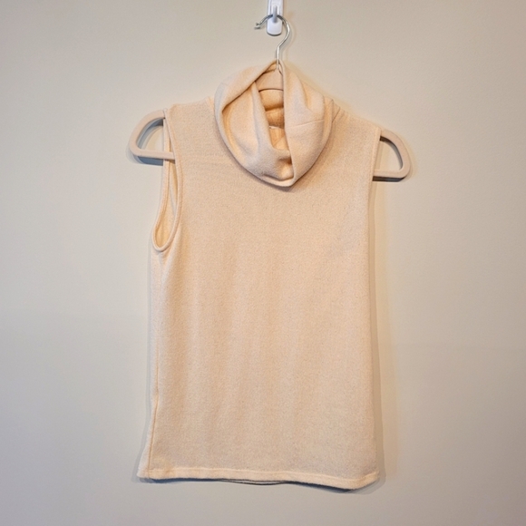 Top - Picture 1 of 4